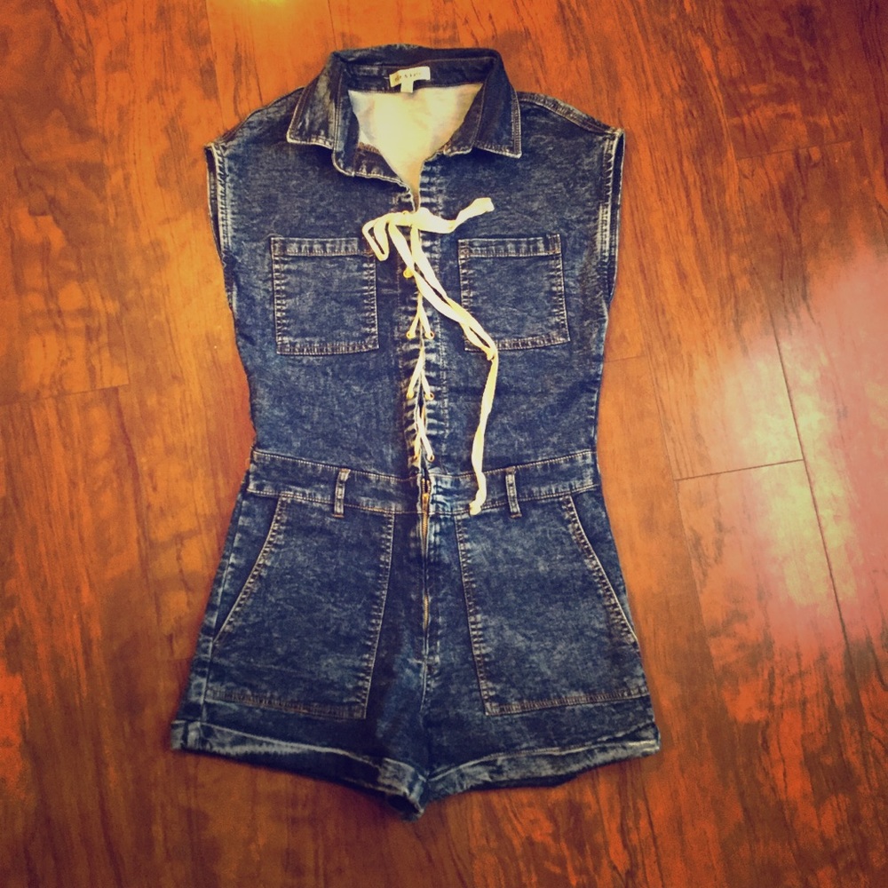 Ellie & Kate-  Denim Romper. Size S